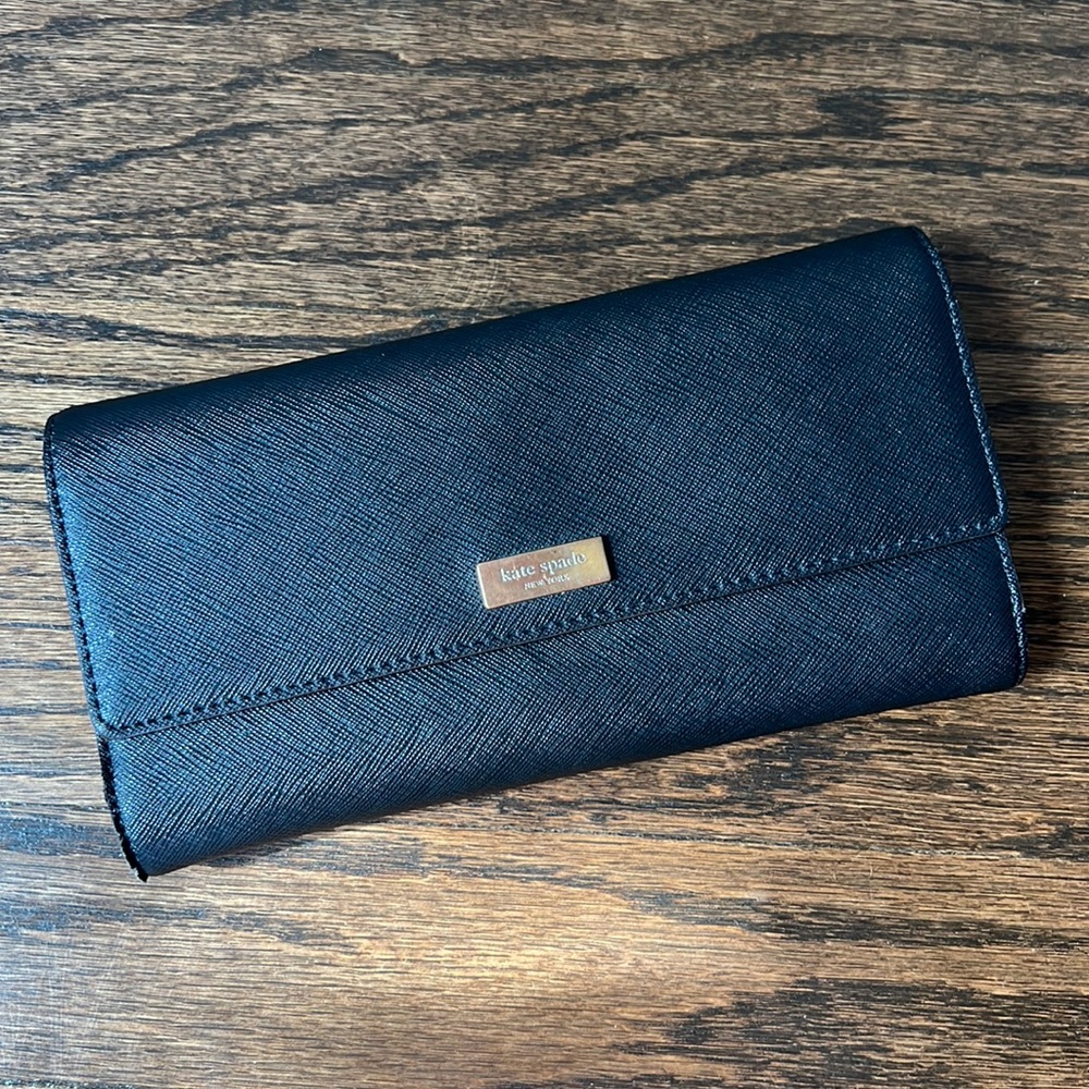 Kate Spade trifold wallet